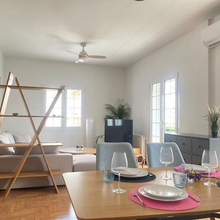 Faliro Comfort Apartment 10 Mins Walking To The Beach Atenas Exterior foto