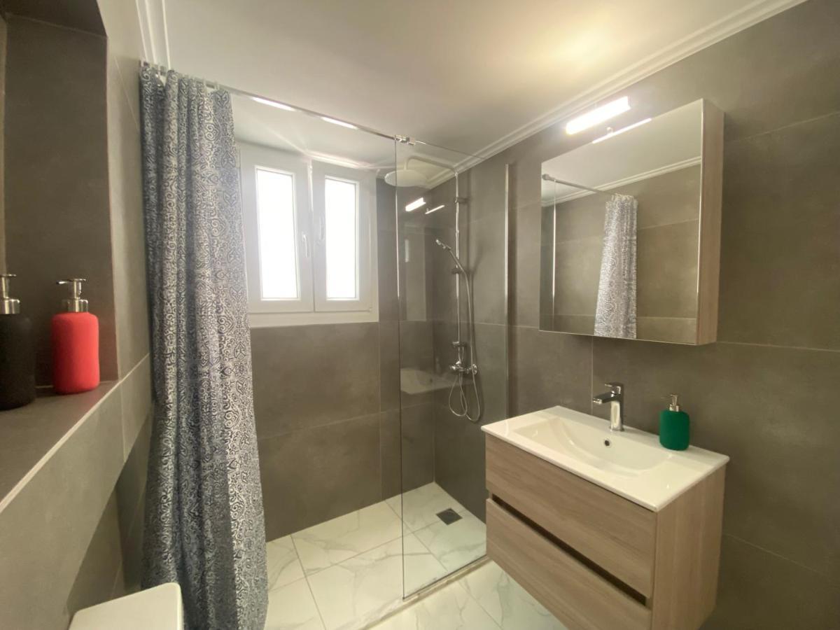 Faliro Comfort Apartment 10 Mins Walking To The Beach Atenas Exterior foto